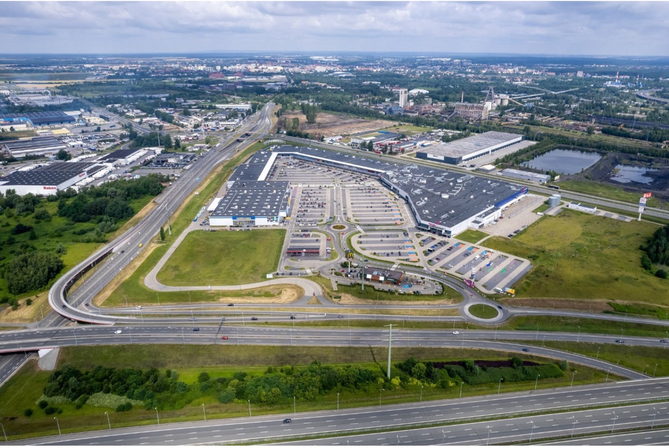 Plot Boekarest van Momentum Leisure